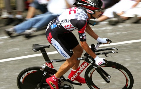 开云官方app入口-从安哥拉到英超，阿劳霍如何用加时意志接管争冠赛局