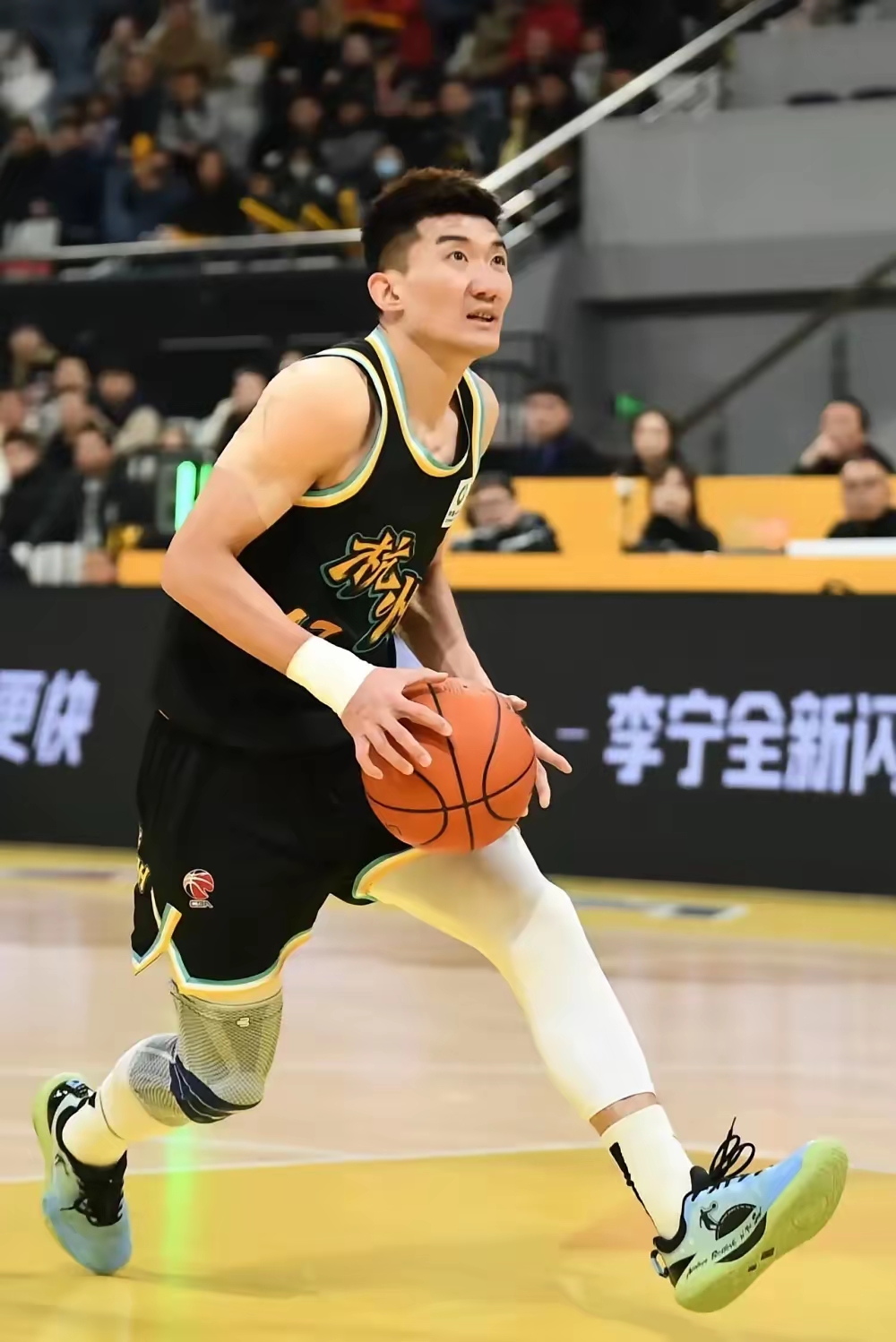 广州队轻取吉林队,孙铭徽惊艳四座 广州队轻取吉林队,孙铭徽惊艳四座