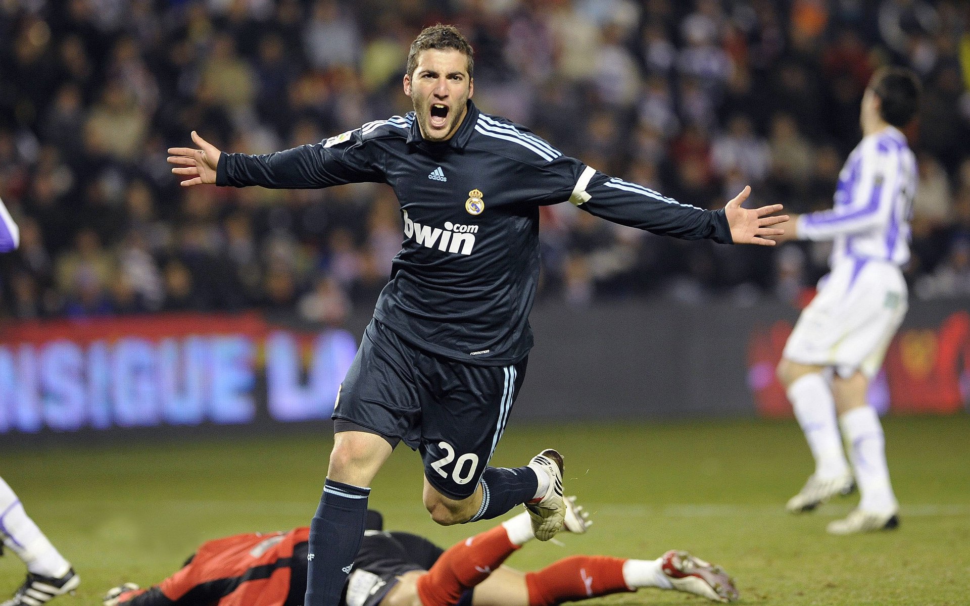 羽坛烽火夜，法国军团横扫大马，戴资颖圣火点燃全场