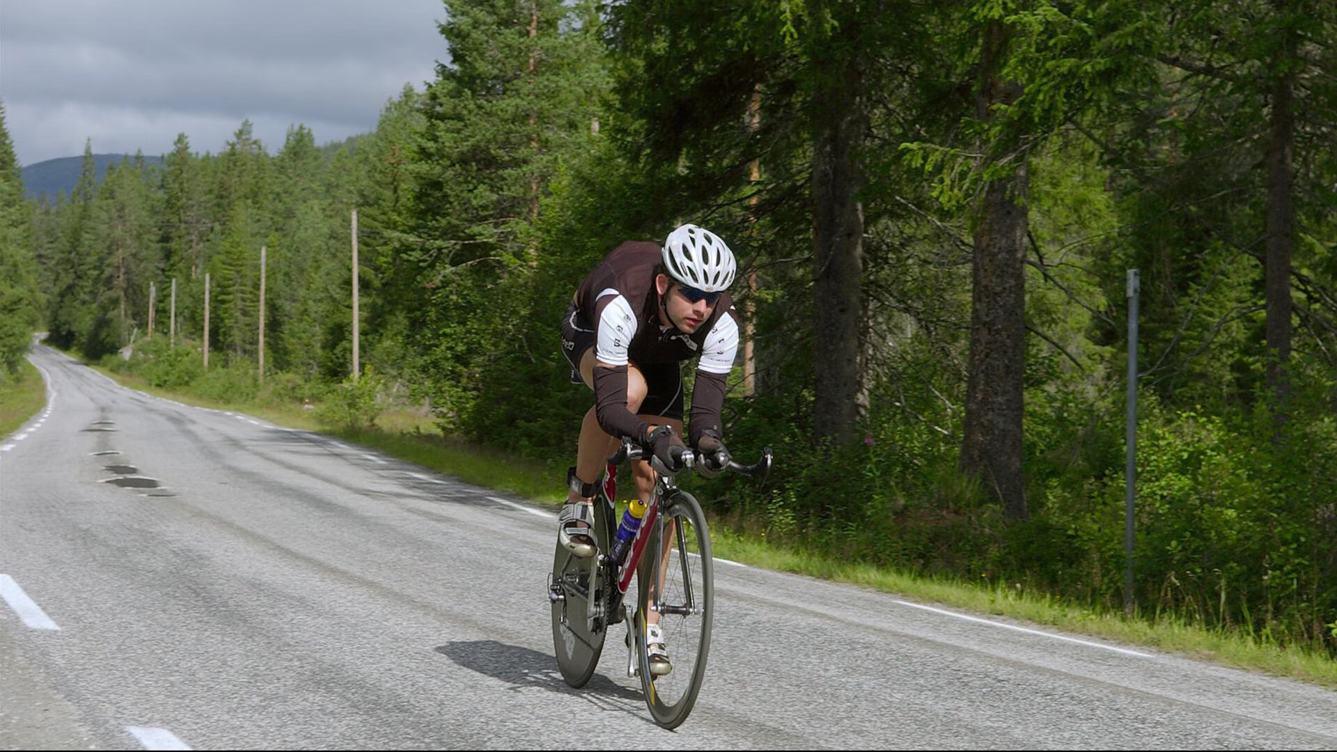 北境咆哮南下，灰熊制霸上海滩，克莱关键三分定江山