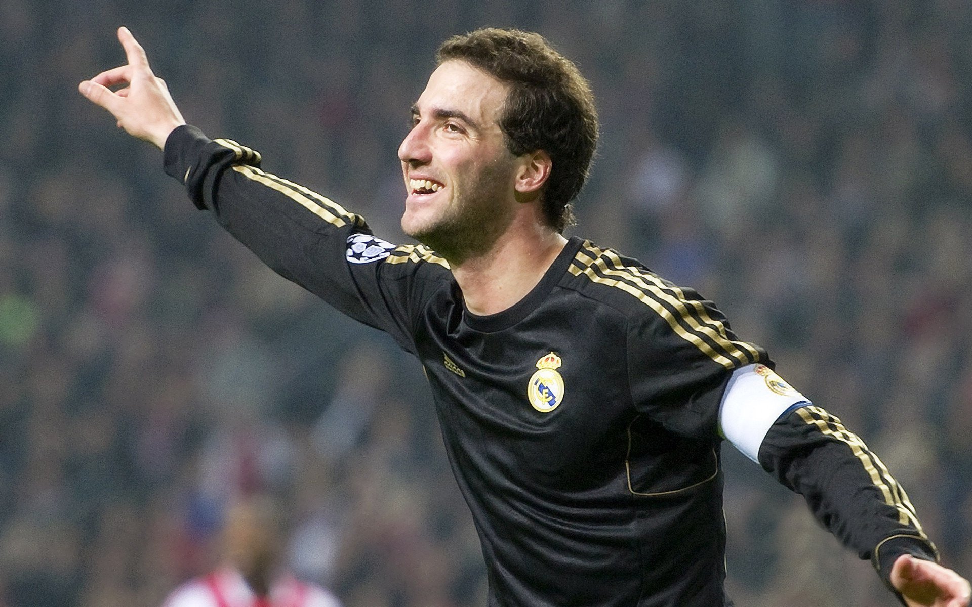 绿茵场上的唯一性，哥斯达黎加的战术压制与萨卡的德甲封神夜