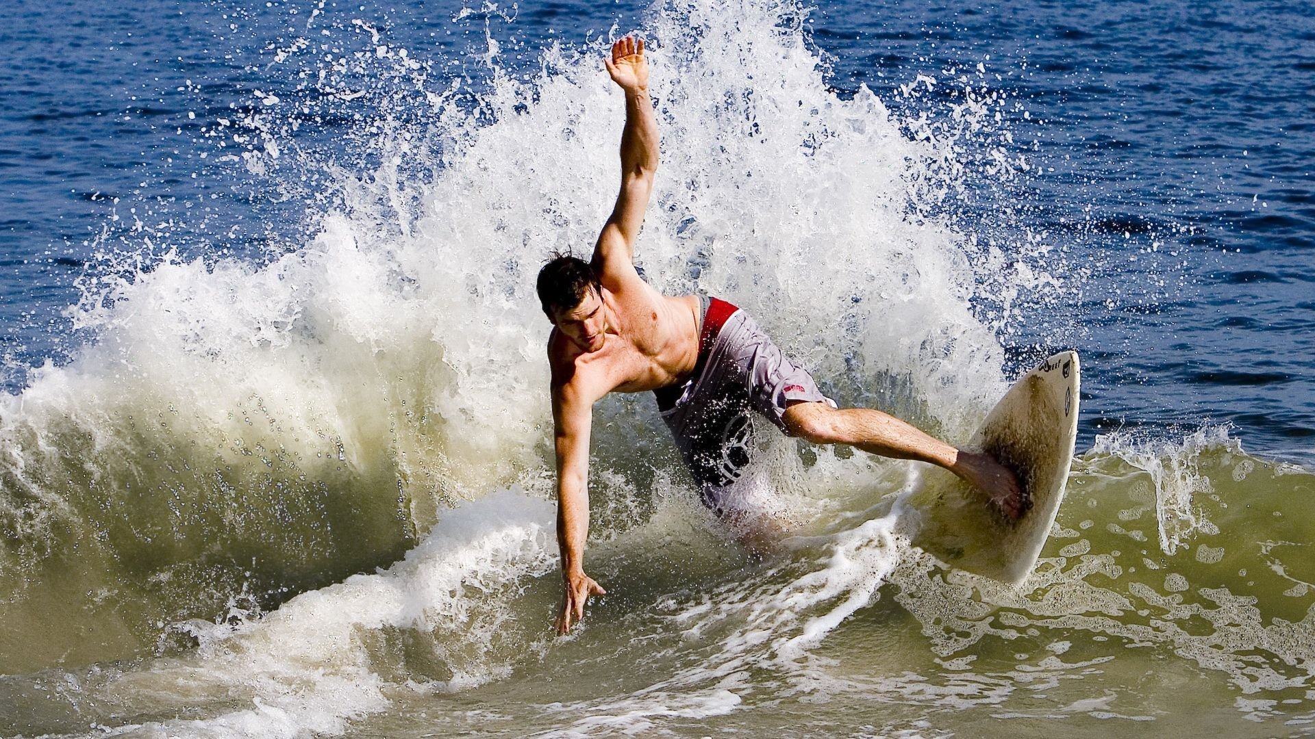 杰伦格林末节狂飙19分击碎质疑，活塞提前终结悬念篮网吞下三连败