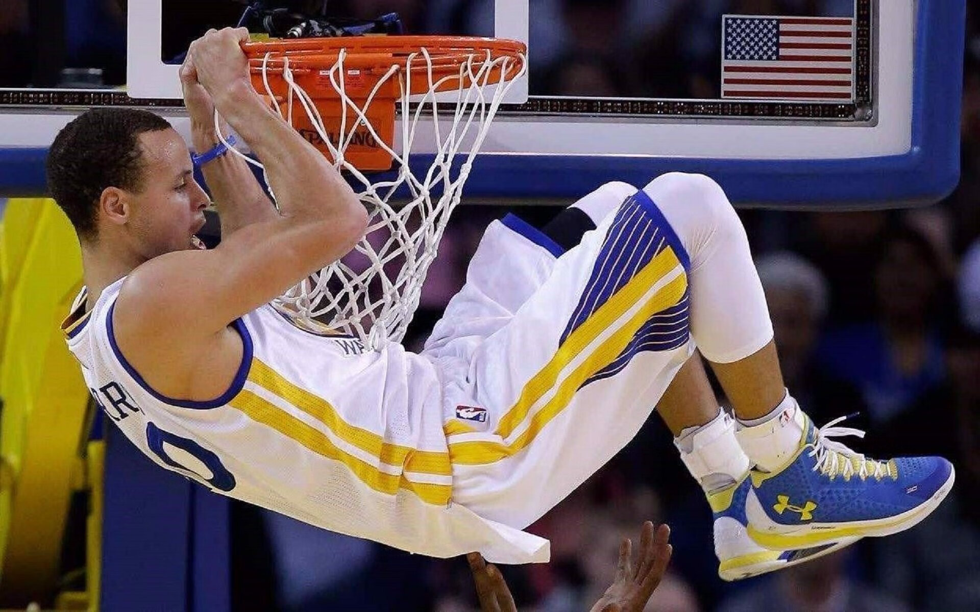 独行侠鏖战太阳,布克一剑封喉,当唯一成为比赛注脚